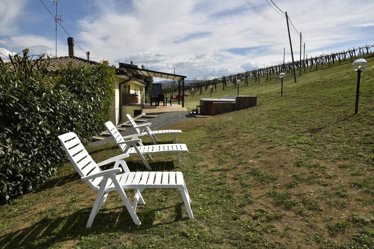 Casavacanzedezza Montecalvo Versiggia Luaran gambar