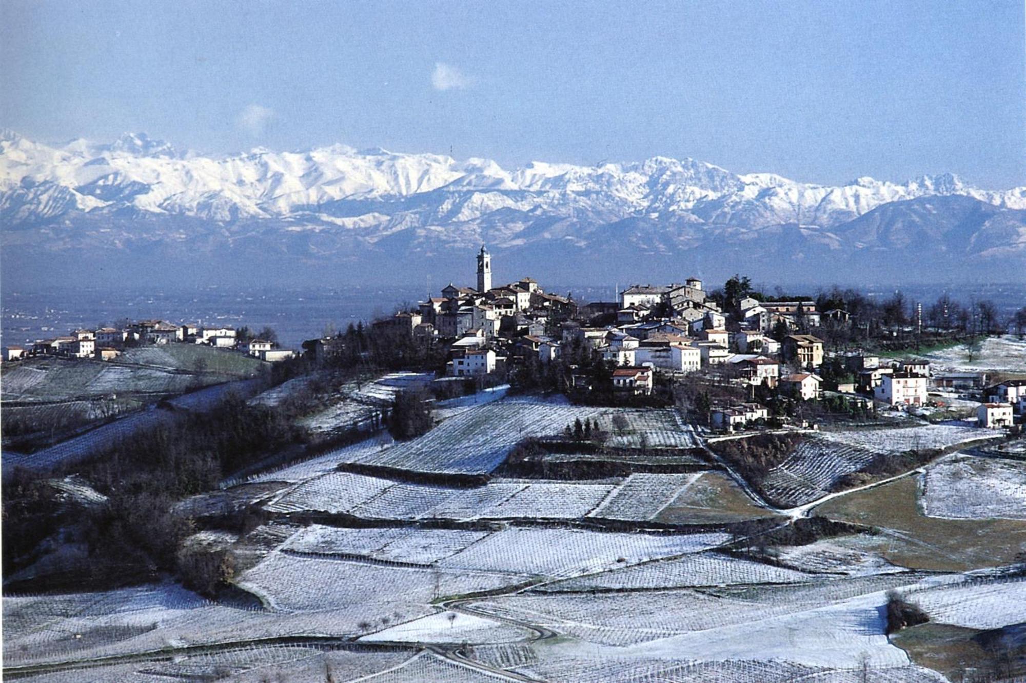Casavacanzedezza Montecalvo Versiggia Luaran gambar