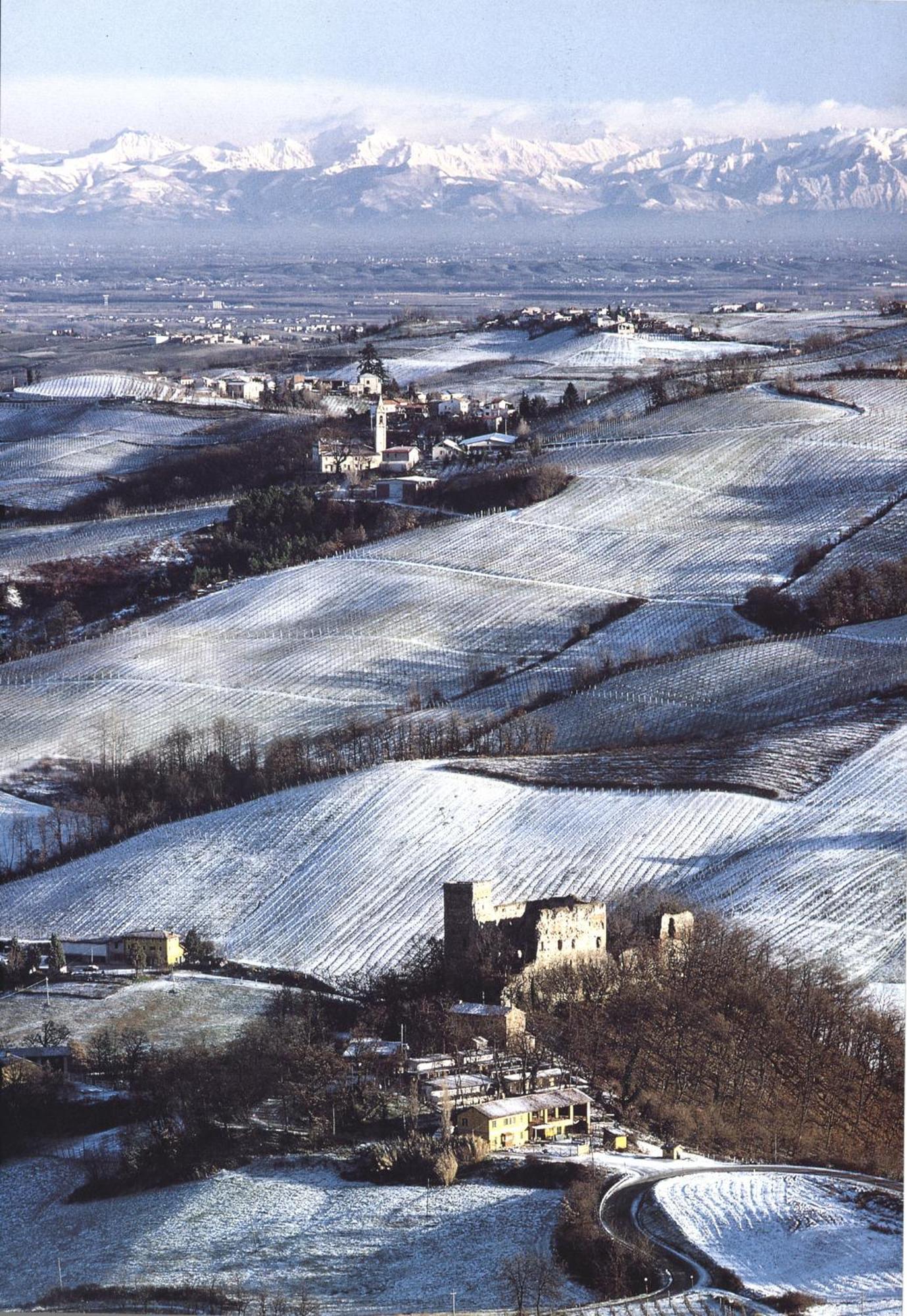 Casavacanzedezza Montecalvo Versiggia Luaran gambar