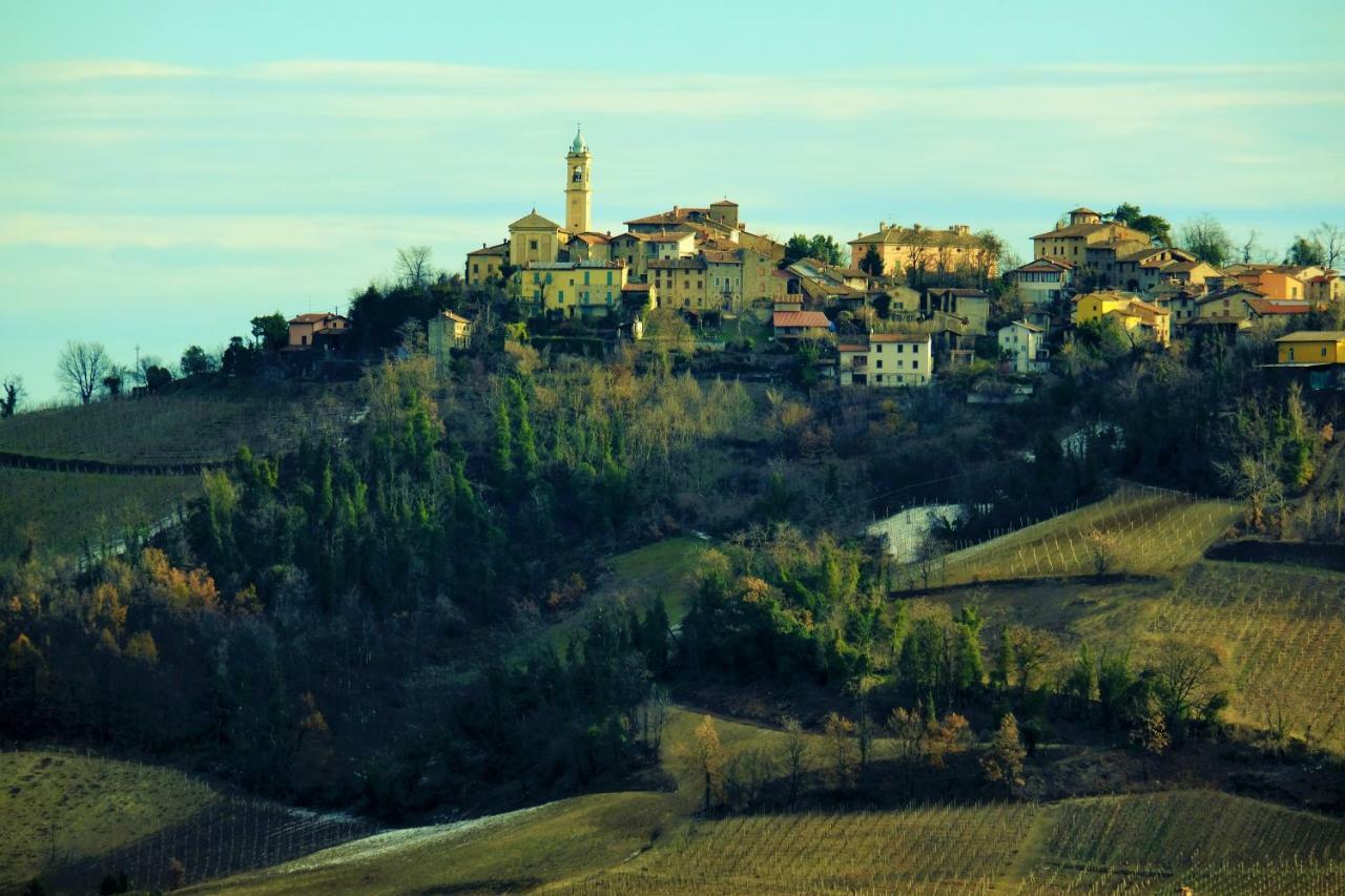 Casavacanzedezza Montecalvo Versiggia Luaran gambar